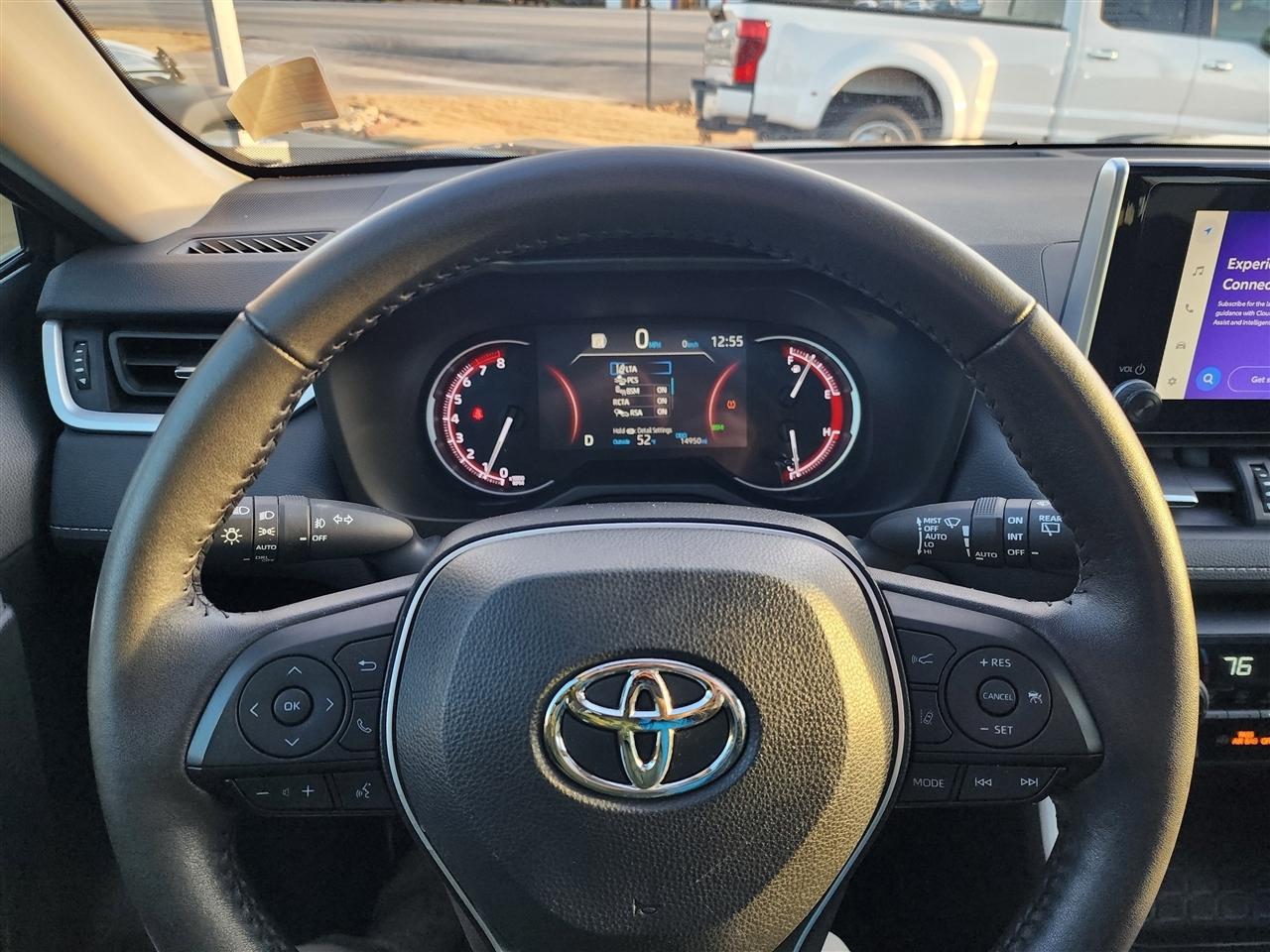 Toyota RAV4 XLE Premium 2024