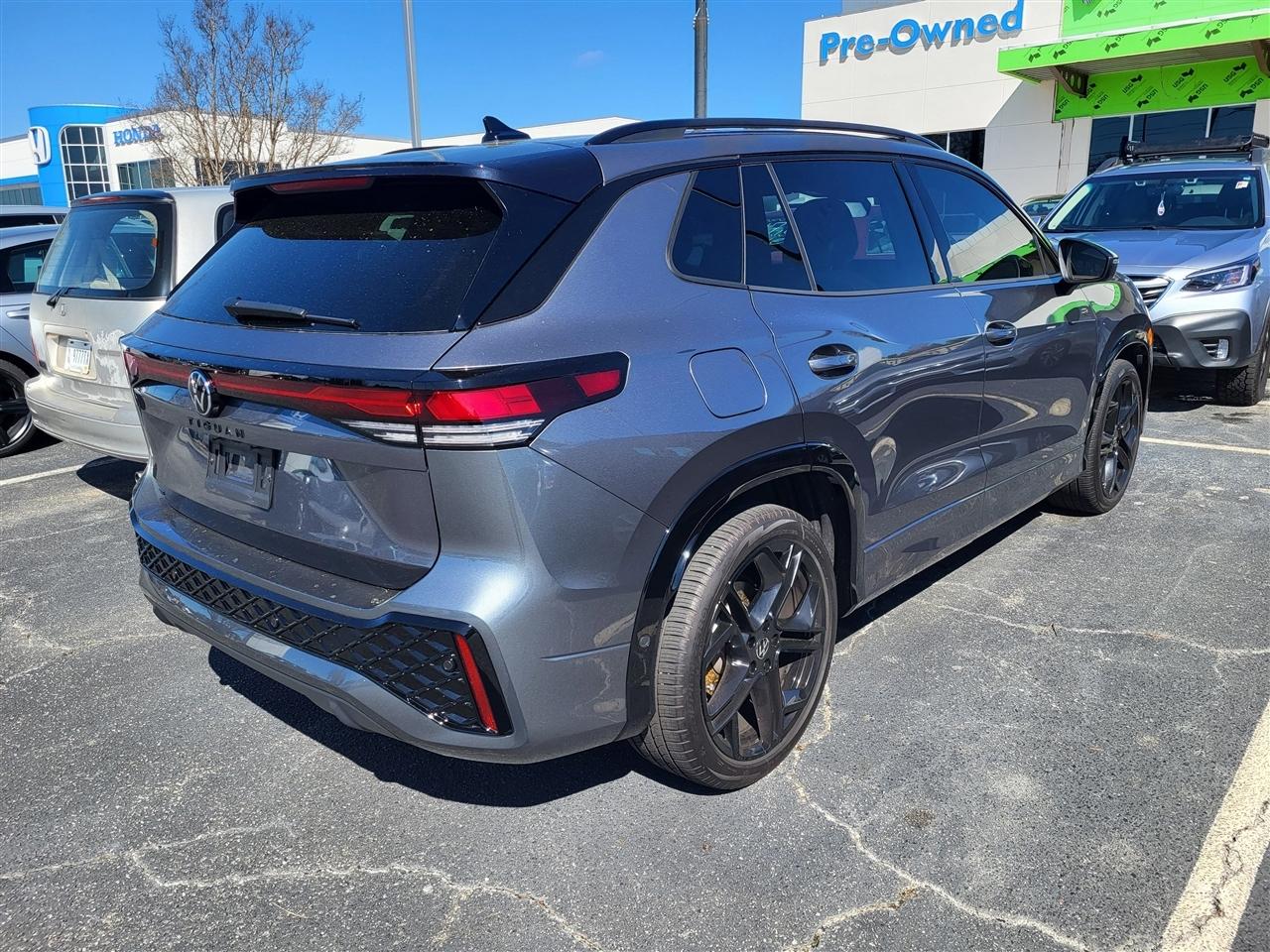 Volkswagen Tiguan SE R-Line Black 2025