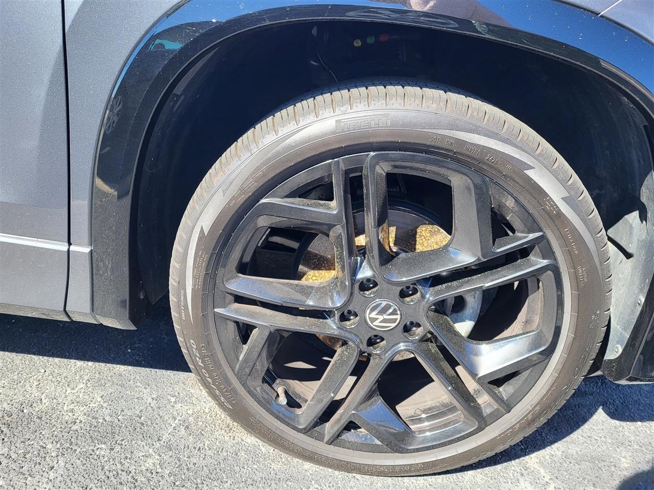 Volkswagen Tiguan SE R-Line Black 2025