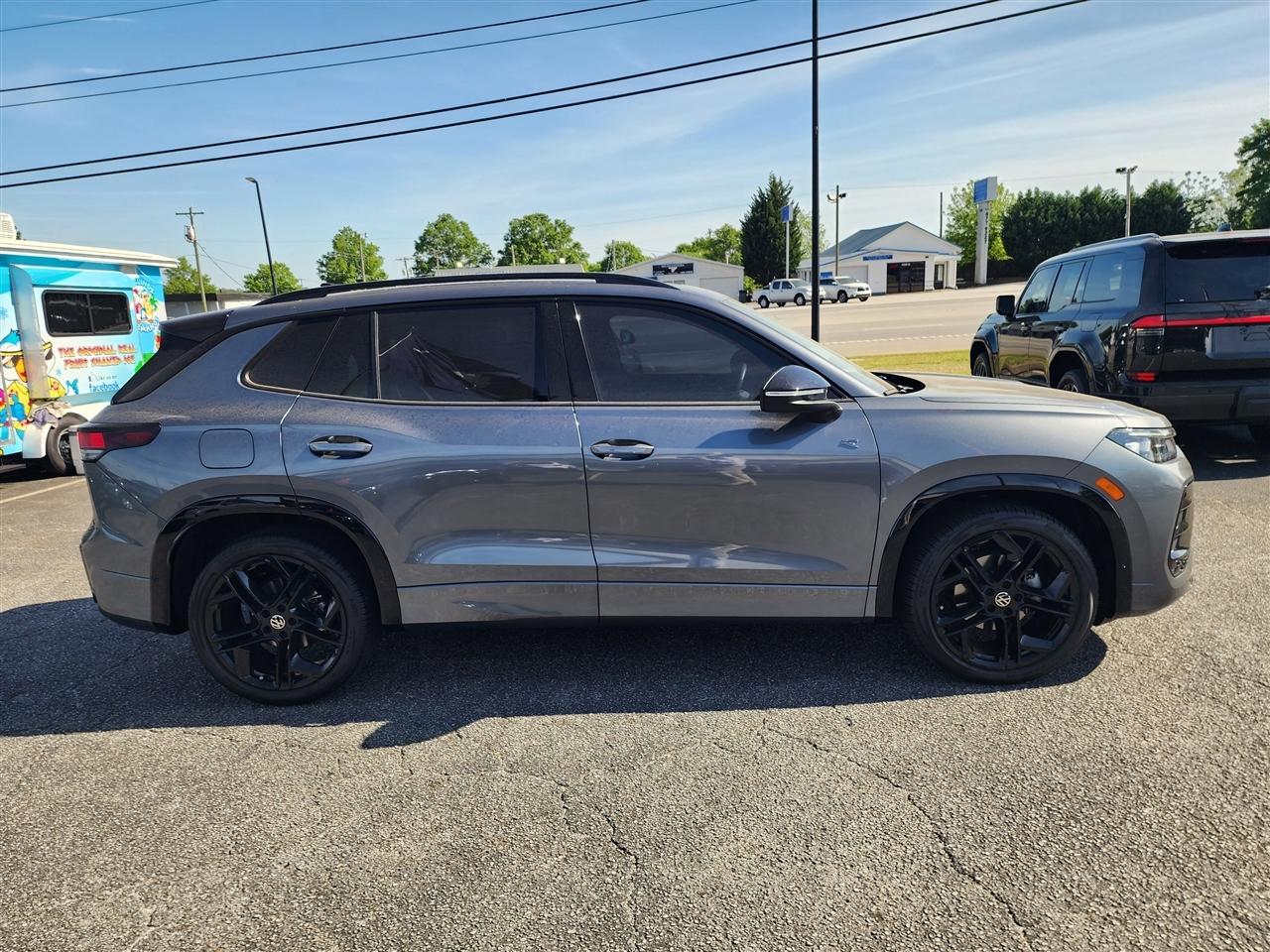 Volkswagen Tiguan SE R-Line Black 2025