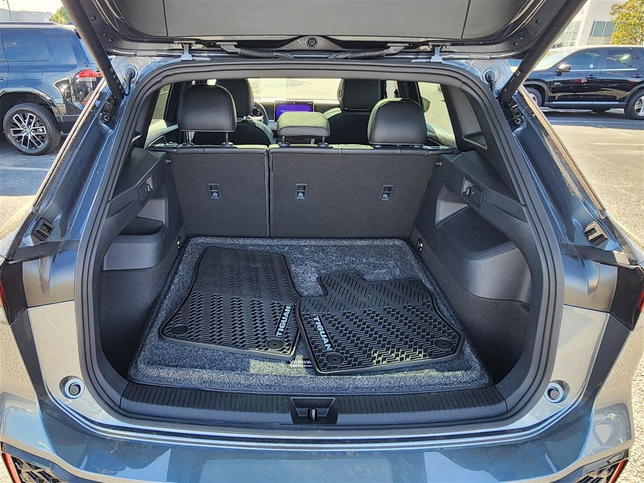 Volkswagen Tiguan SE R-Line Black 2025