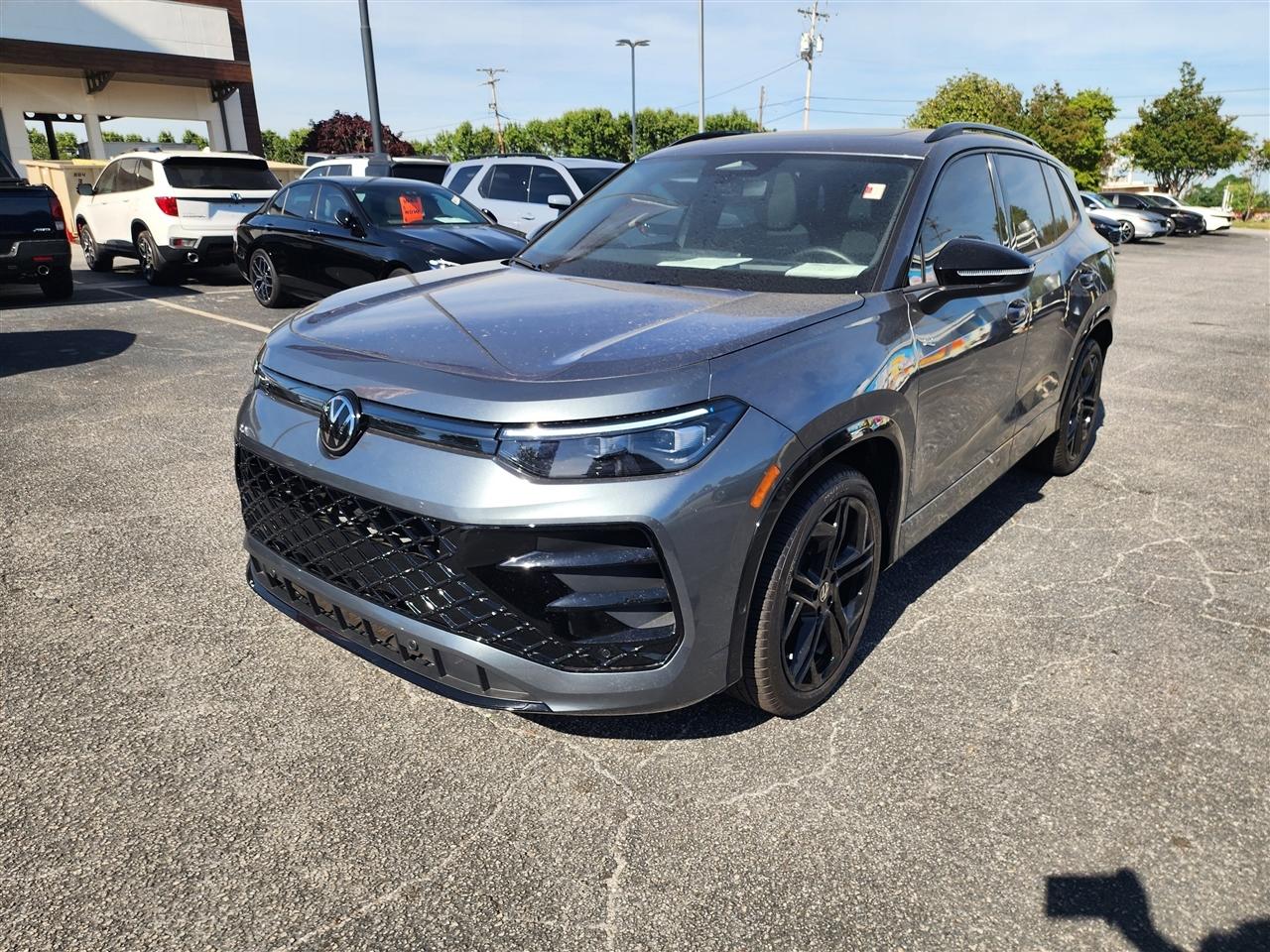 Volkswagen Tiguan SE R-Line Black 2025