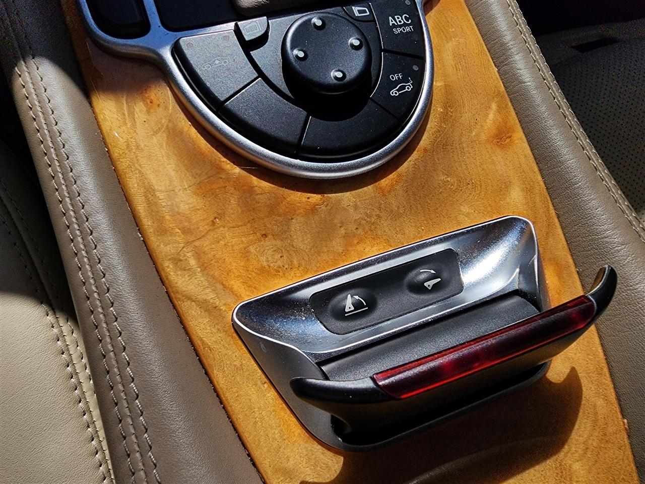 Mercedes-Benz SL-Class SL600 2004