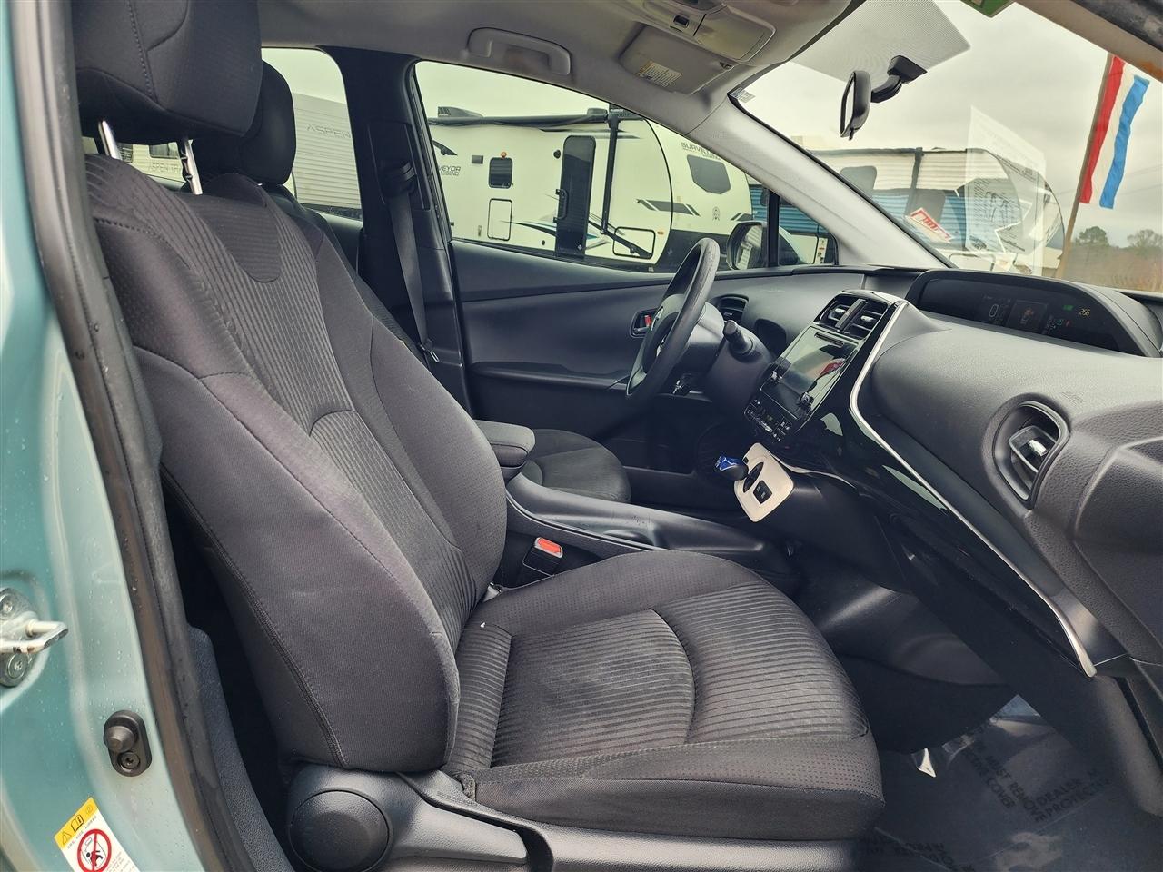 Toyota Prius Two 2016