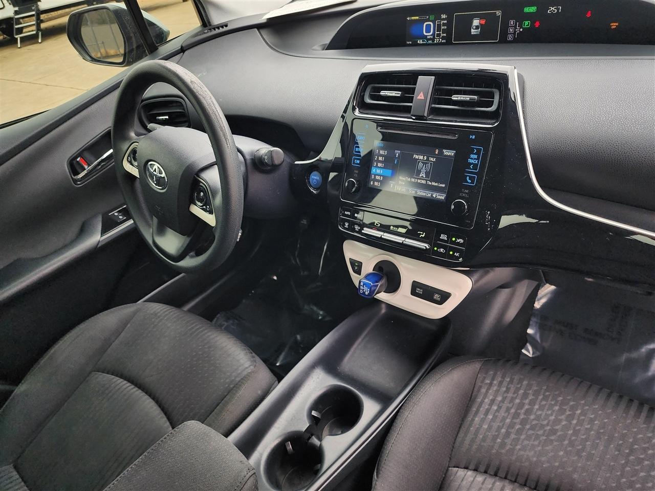 Toyota Prius Two 2016