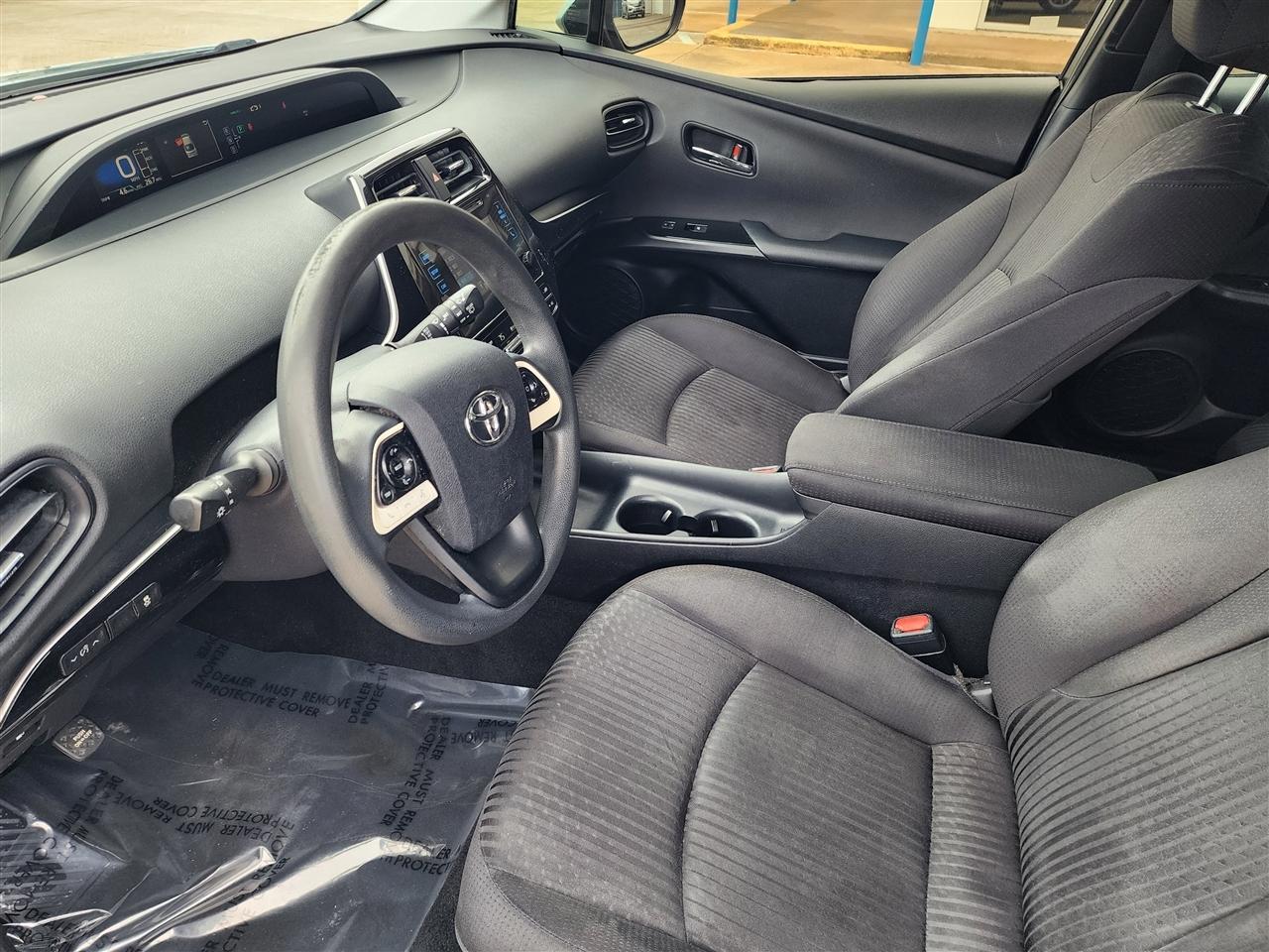 Toyota Prius Two 2016