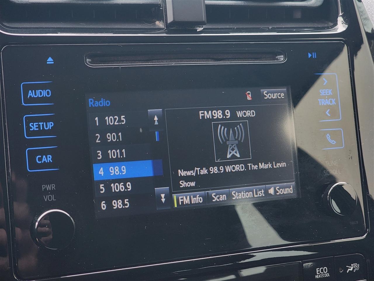 Toyota Prius Two 2016