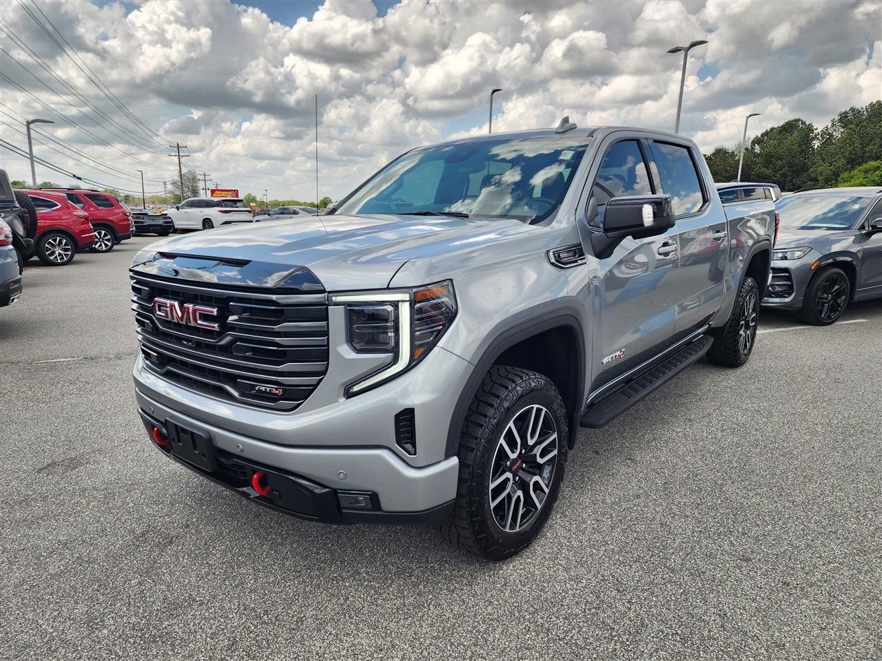 GMC Sierra 1500 AT4 Crew Cab 4WD 2025