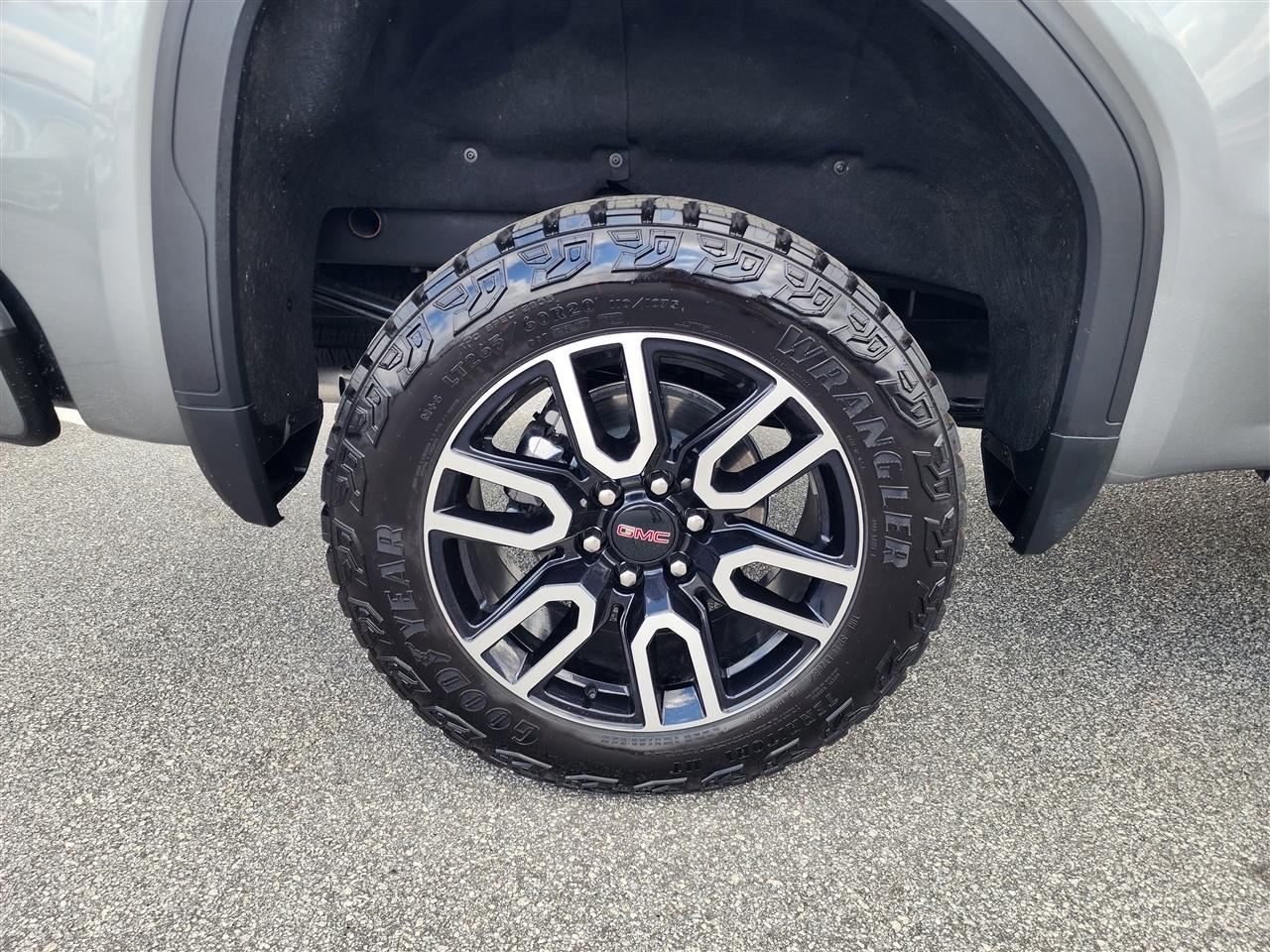 GMC Sierra 1500 AT4 Crew Cab 4WD 2025