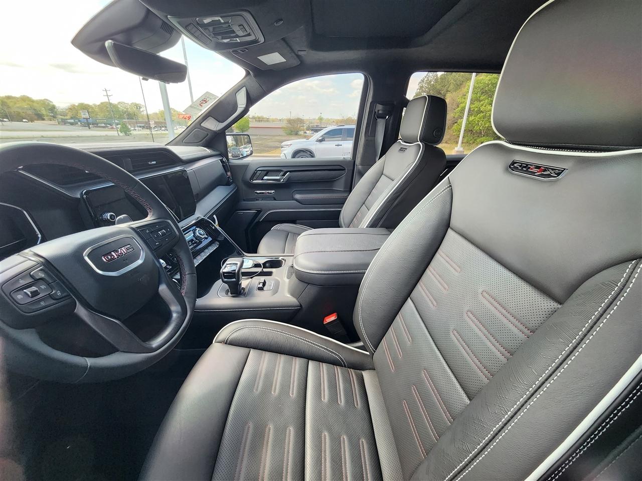 GMC Sierra 1500 AT4X Crew Cab 4WD 2025