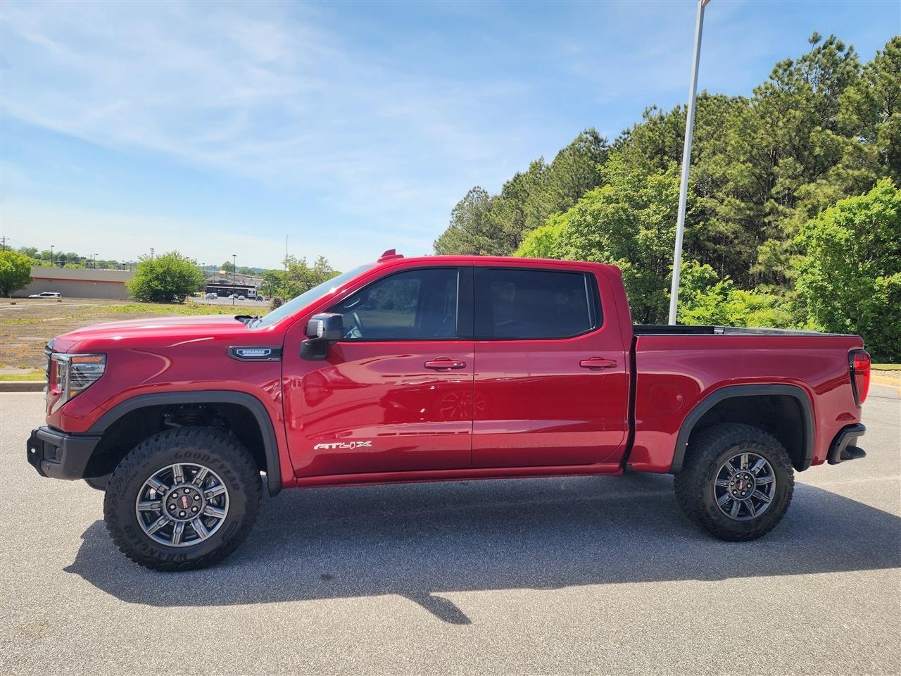 GMC Sierra 1500 AT4X Crew Cab 4WD 2025