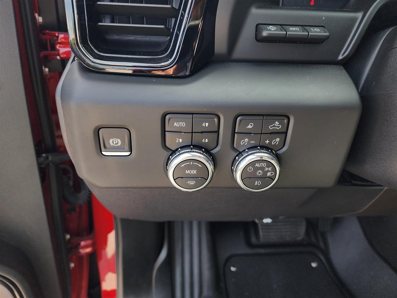 GMC Sierra 1500 AT4X Crew Cab 4WD 2025