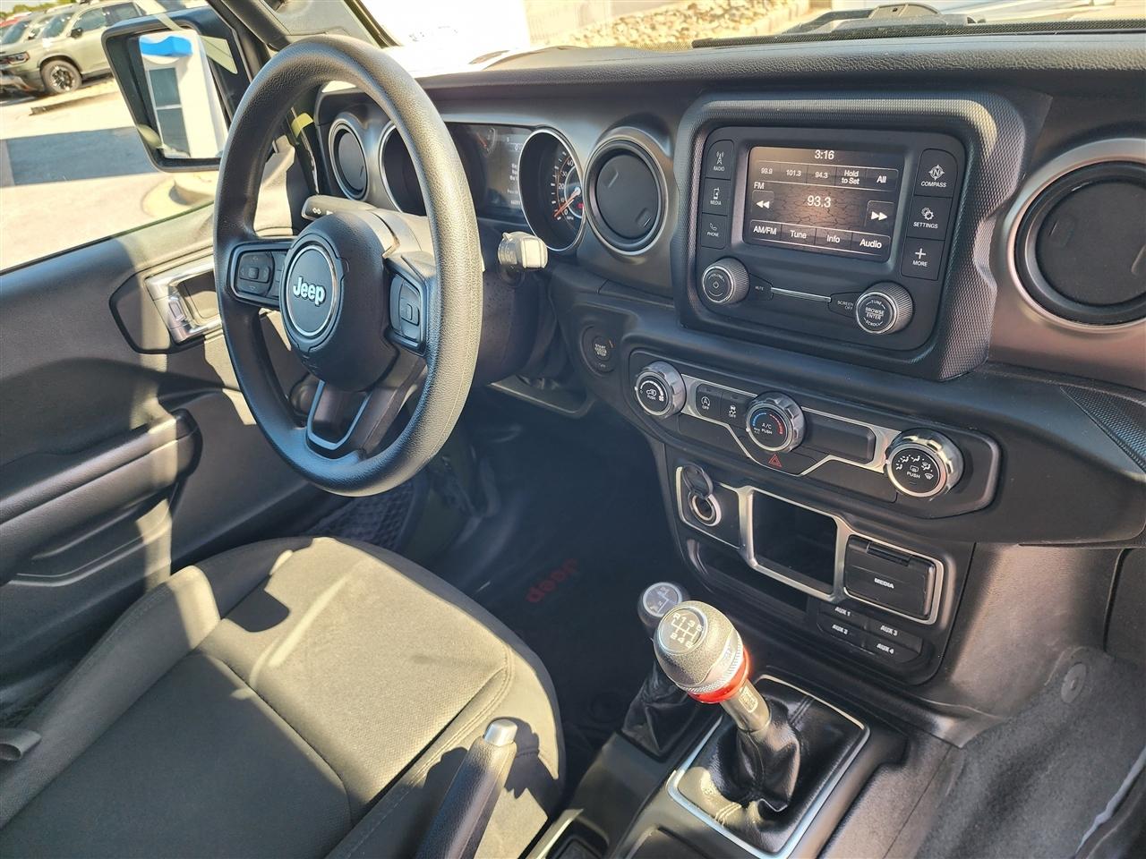 Jeep Wrangler Sport 4WD 2020