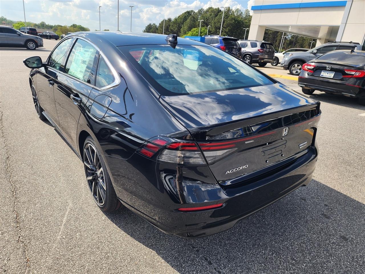 Honda Accord Touring Hybrid 2026