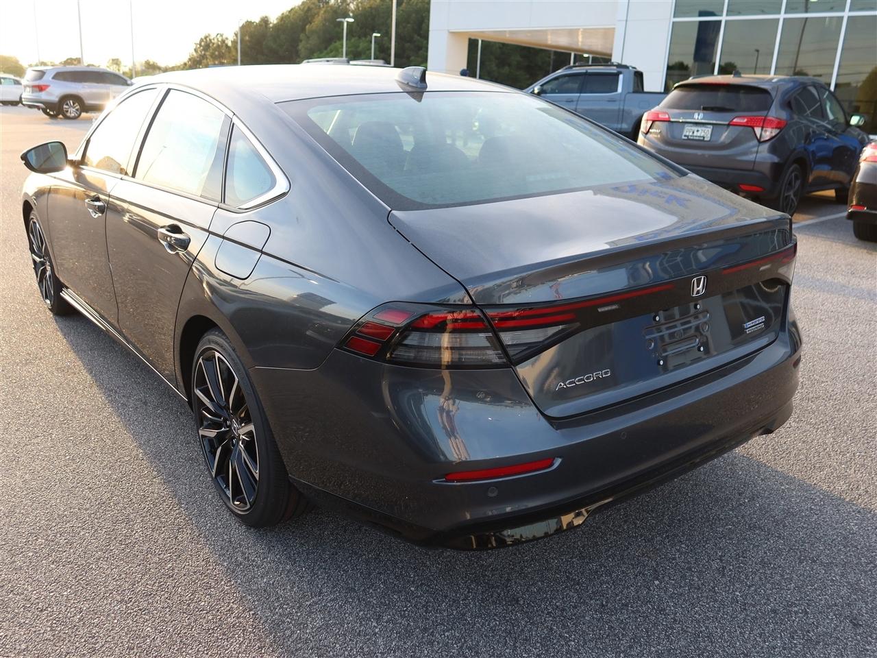Honda Accord Touring Hybrid 2026