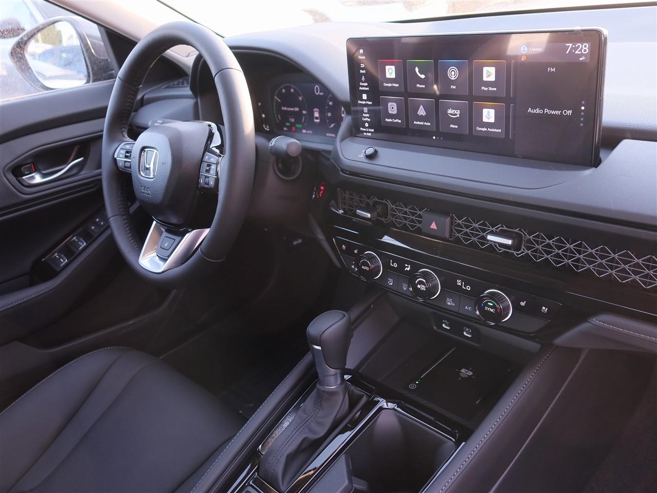 Honda Accord Touring Hybrid 2026