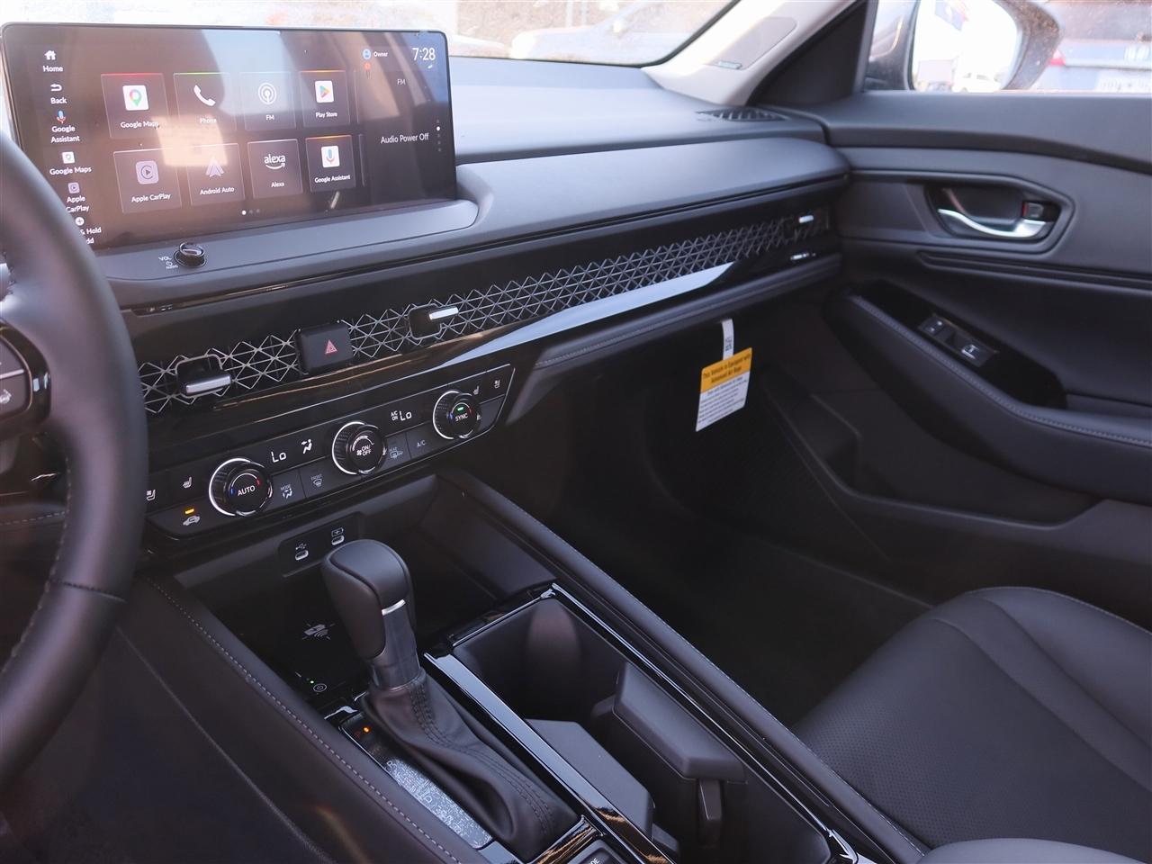 Honda Accord Touring Hybrid 2026