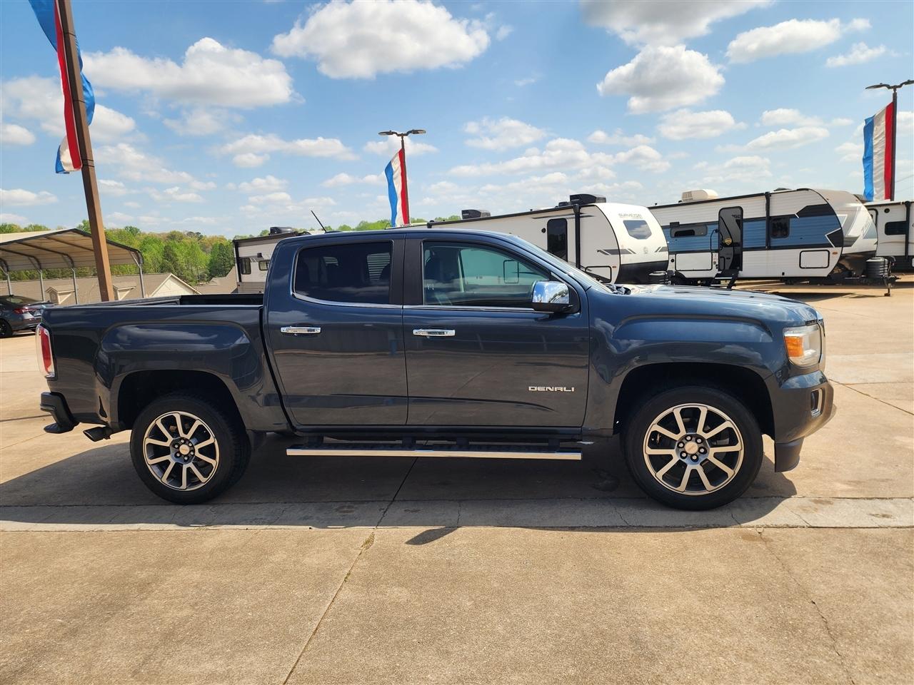 GMC Canyon Denali Crew Cab 4WD Long Box 2020
