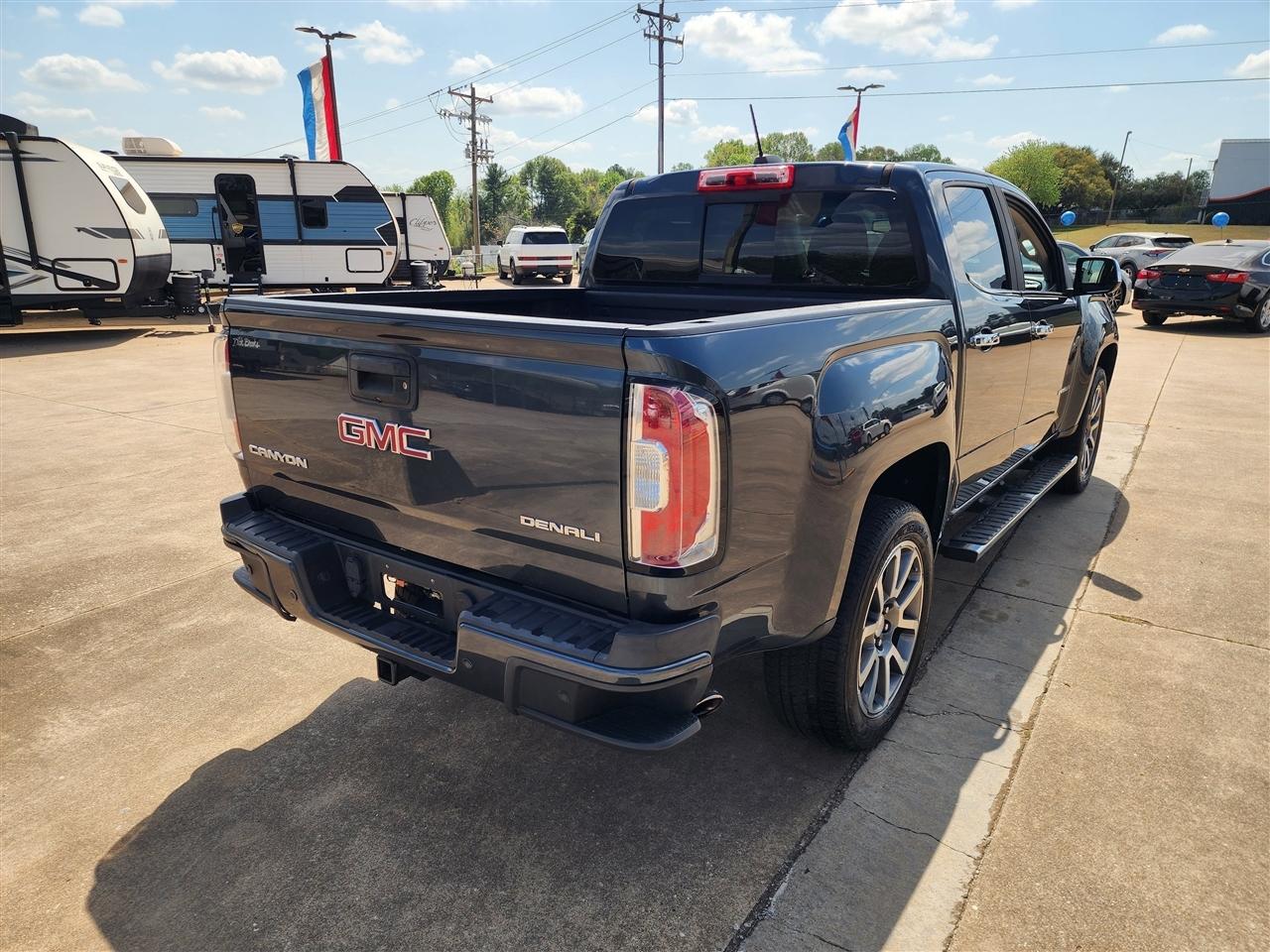 GMC Canyon Denali Crew Cab 4WD Long Box 2020