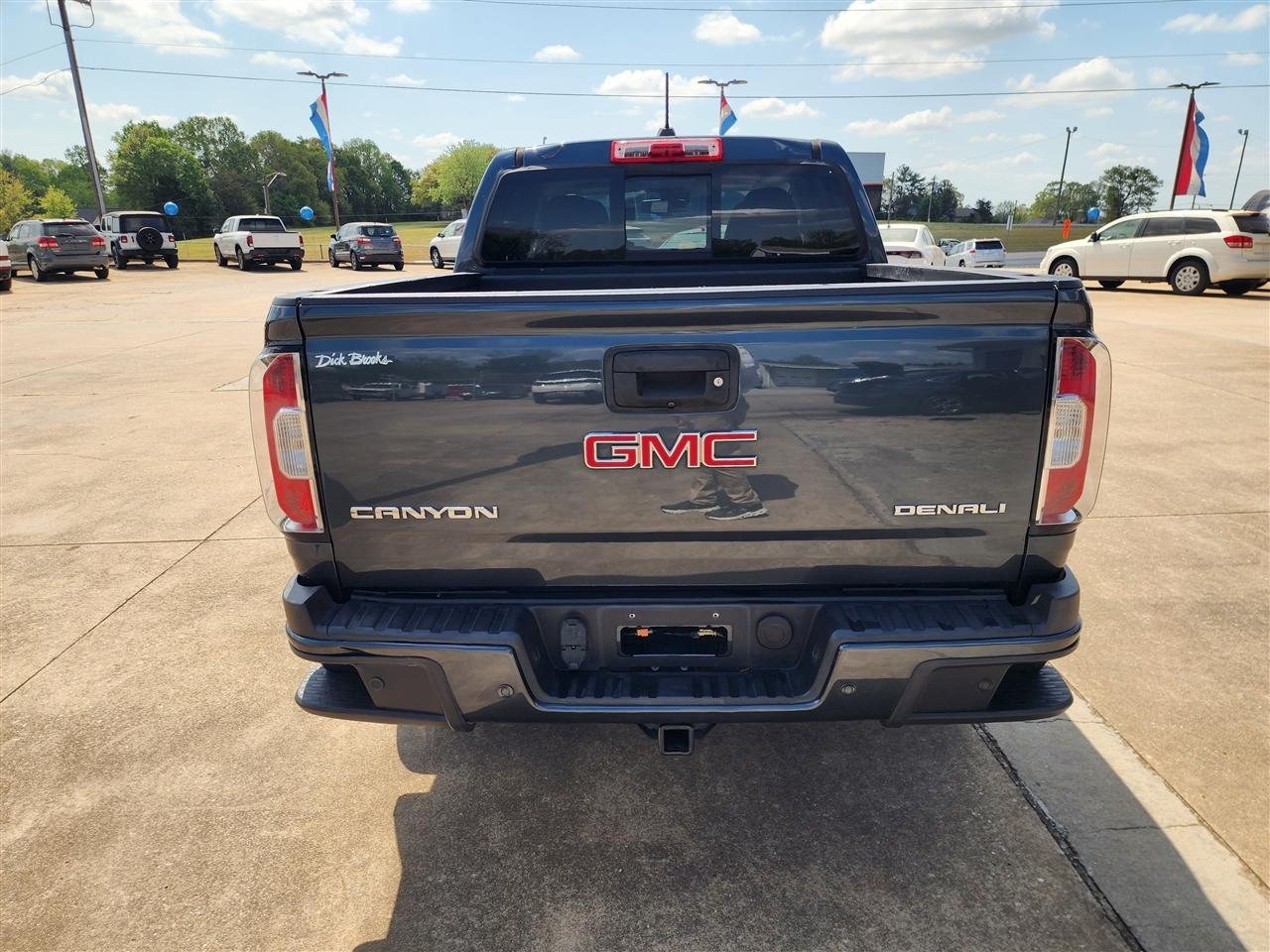 GMC Canyon Denali Crew Cab 4WD Long Box 2020