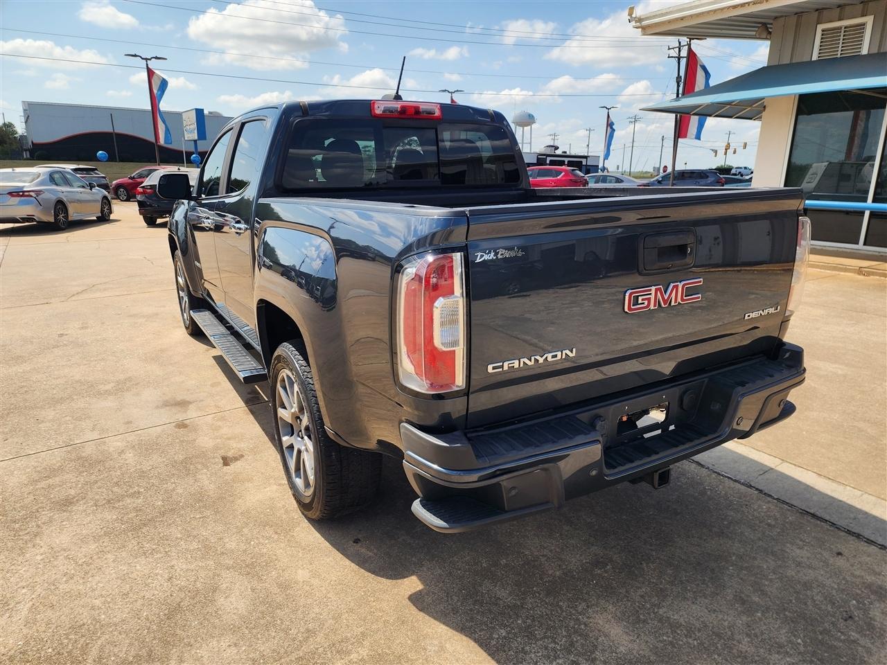 GMC Canyon Denali Crew Cab 4WD Long Box 2020