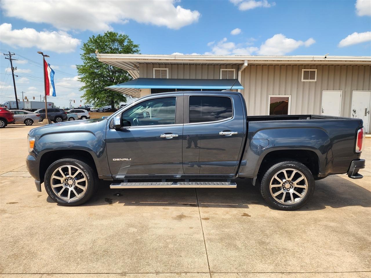GMC Canyon Denali Crew Cab 4WD Long Box 2020