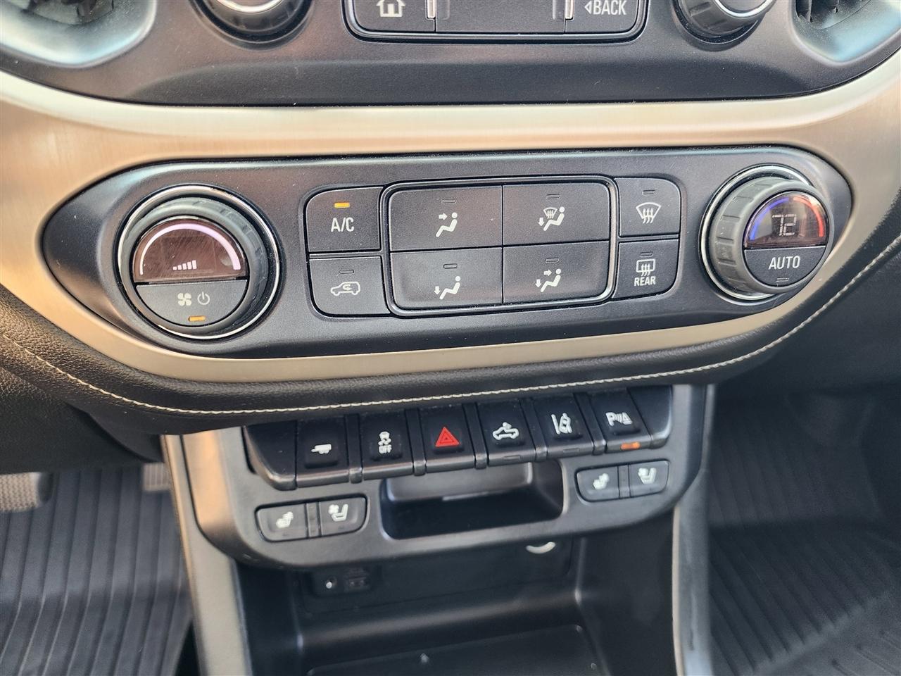 GMC Canyon Denali Crew Cab 4WD Long Box 2020