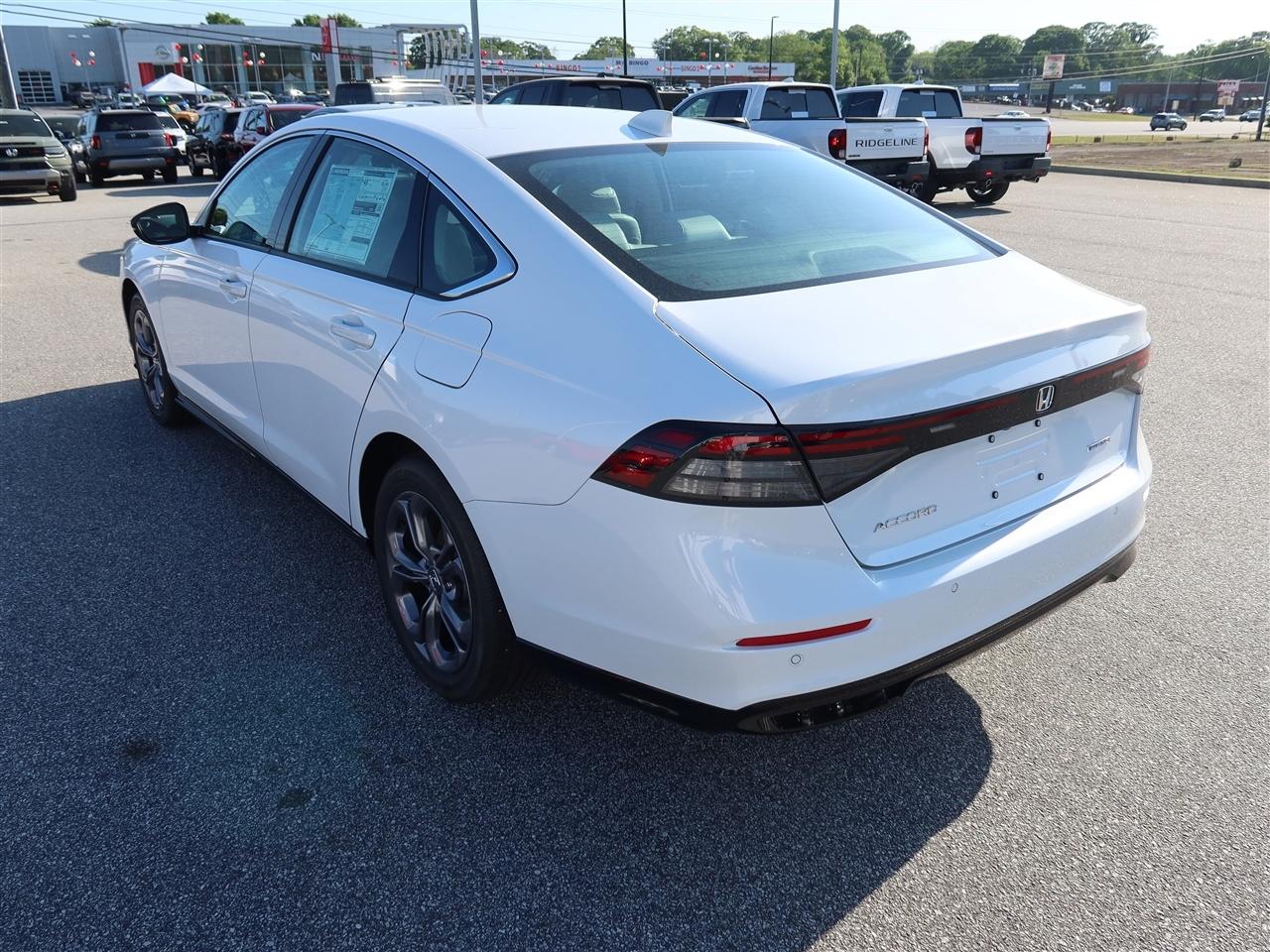Honda Accord EX-L Hybrid 2026