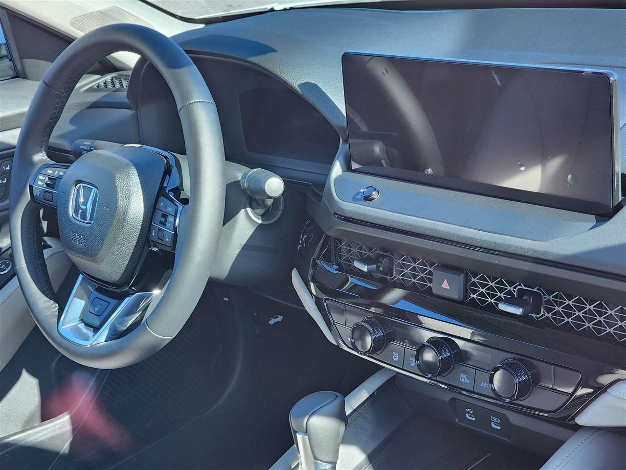 Honda Accord Touring Hybrid 2026