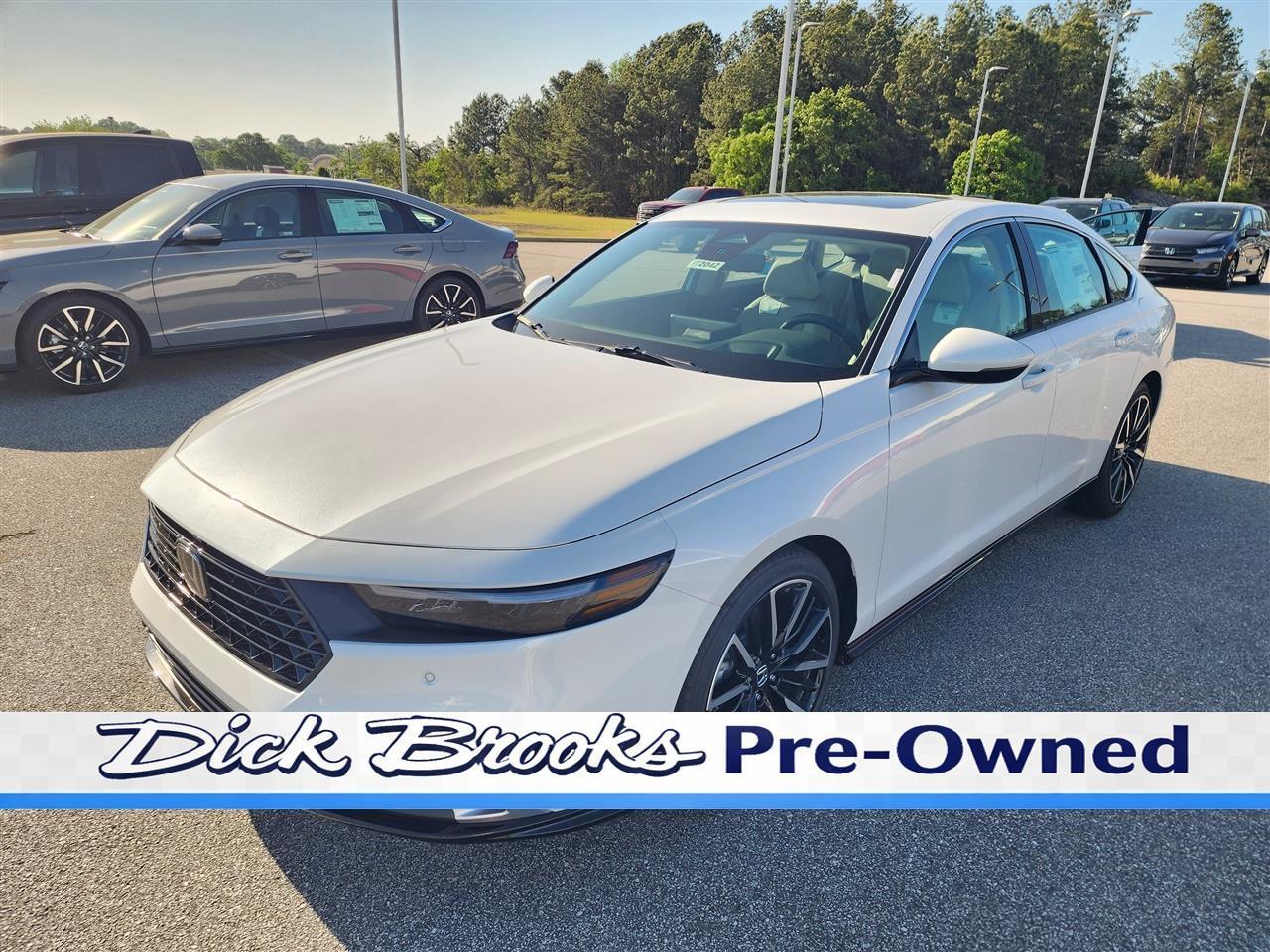 Honda Accord Touring Hybrid 2026
