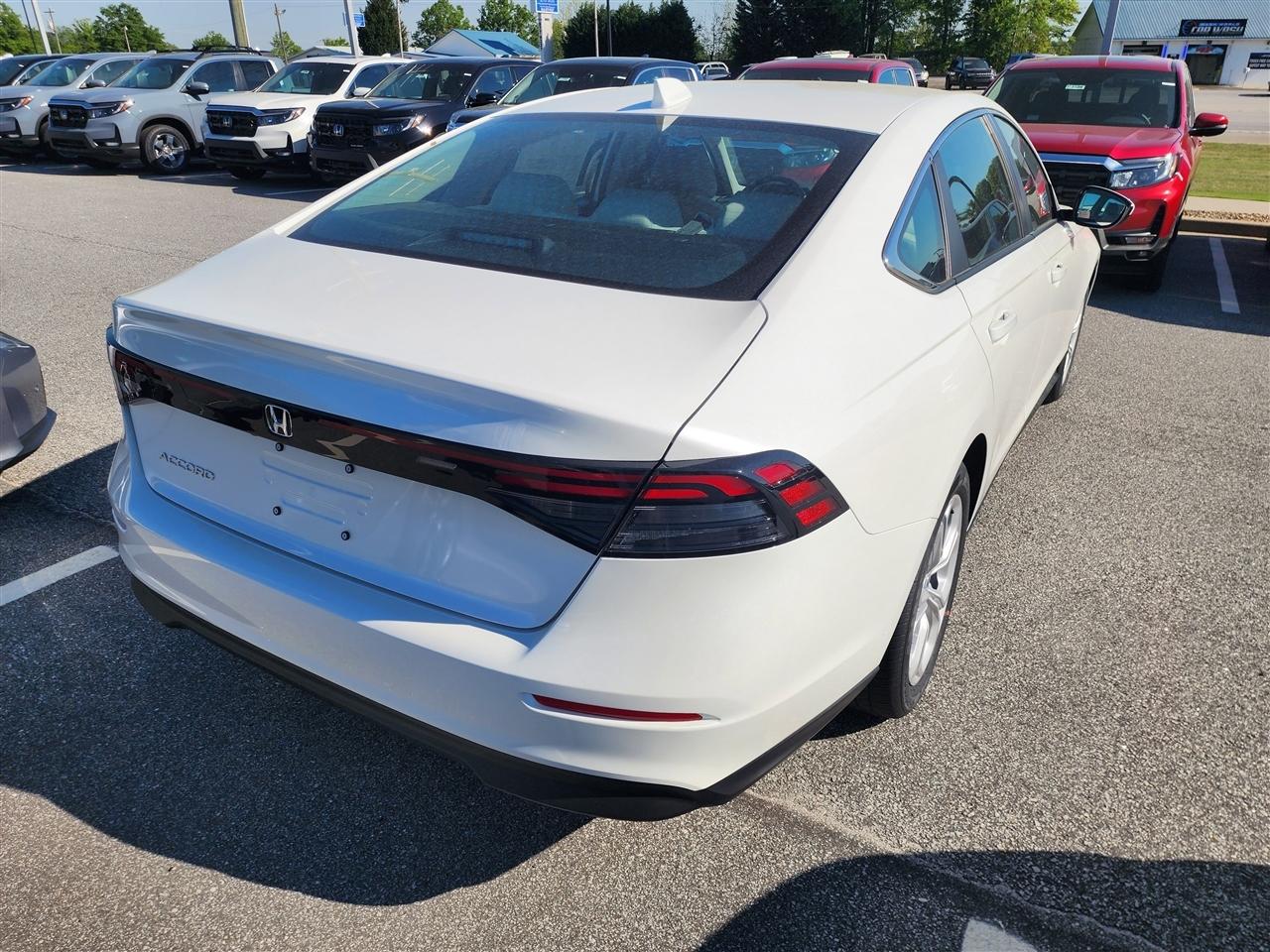Honda Accord LX 2026