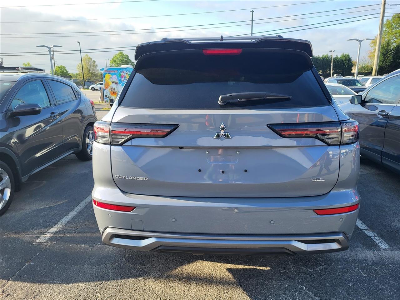 Mitsubishi Outlander SEL 2025