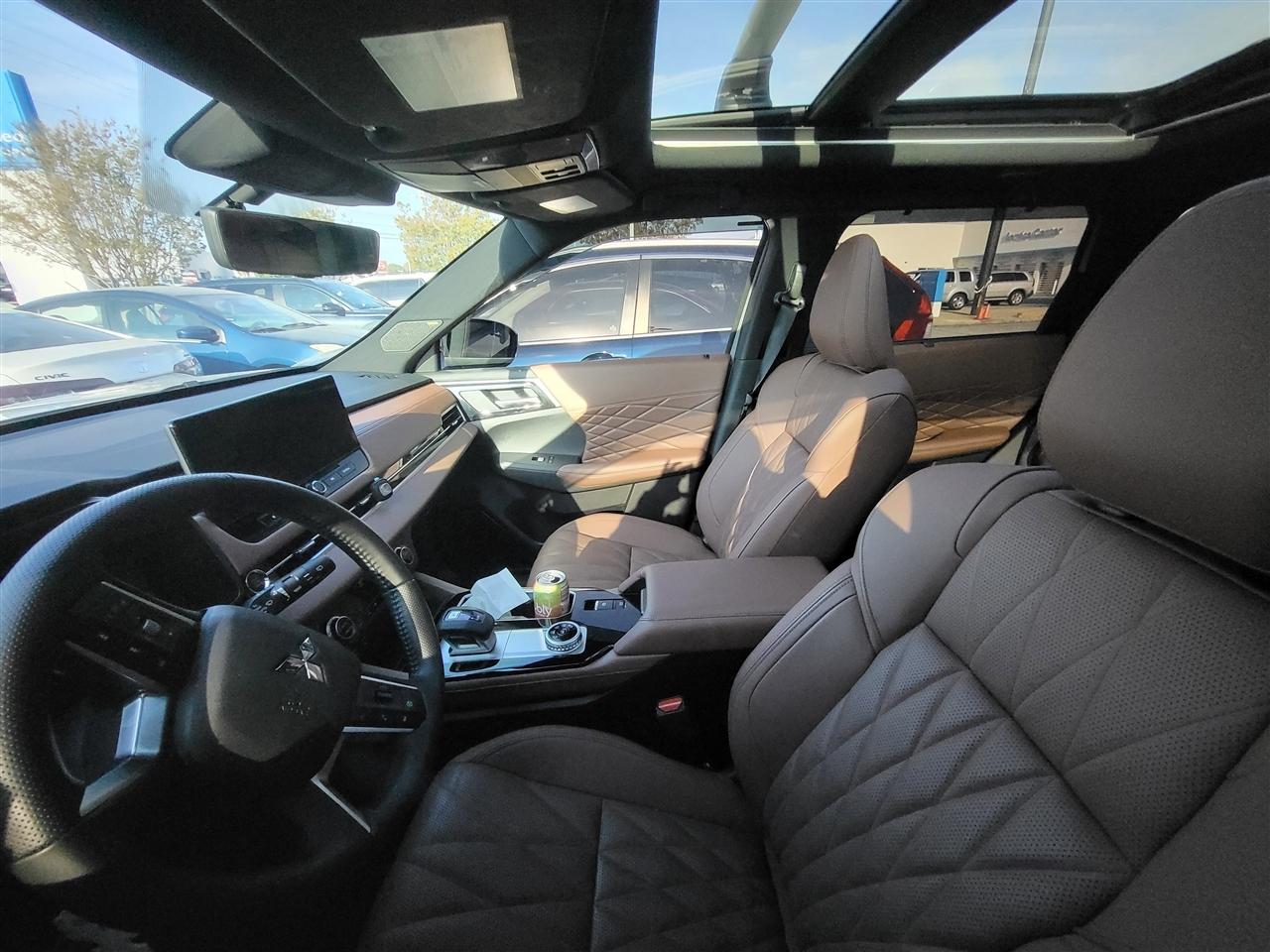 Mitsubishi Outlander SEL 2025