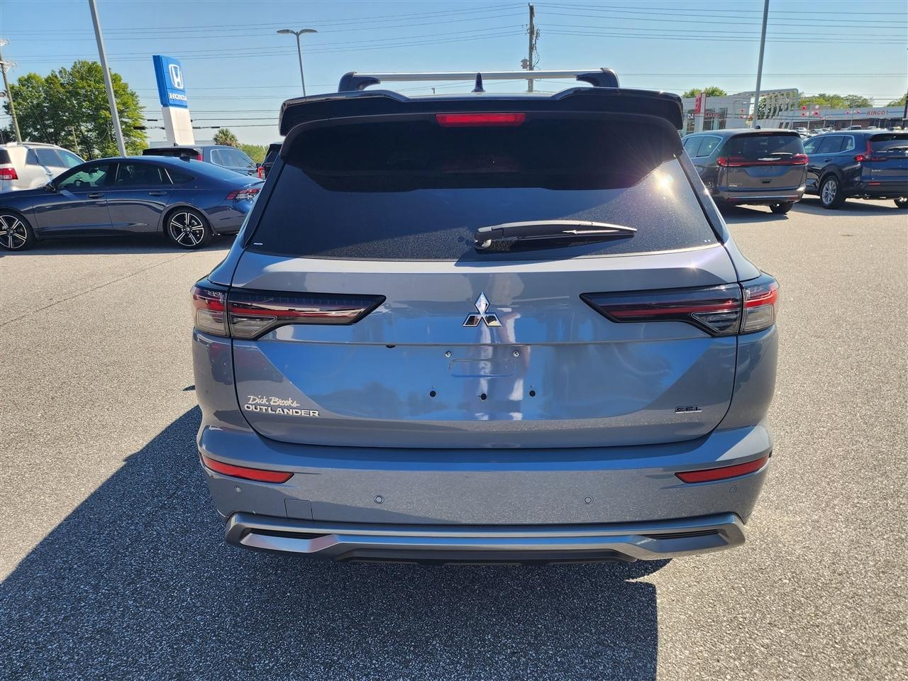 Mitsubishi Outlander SEL 2025