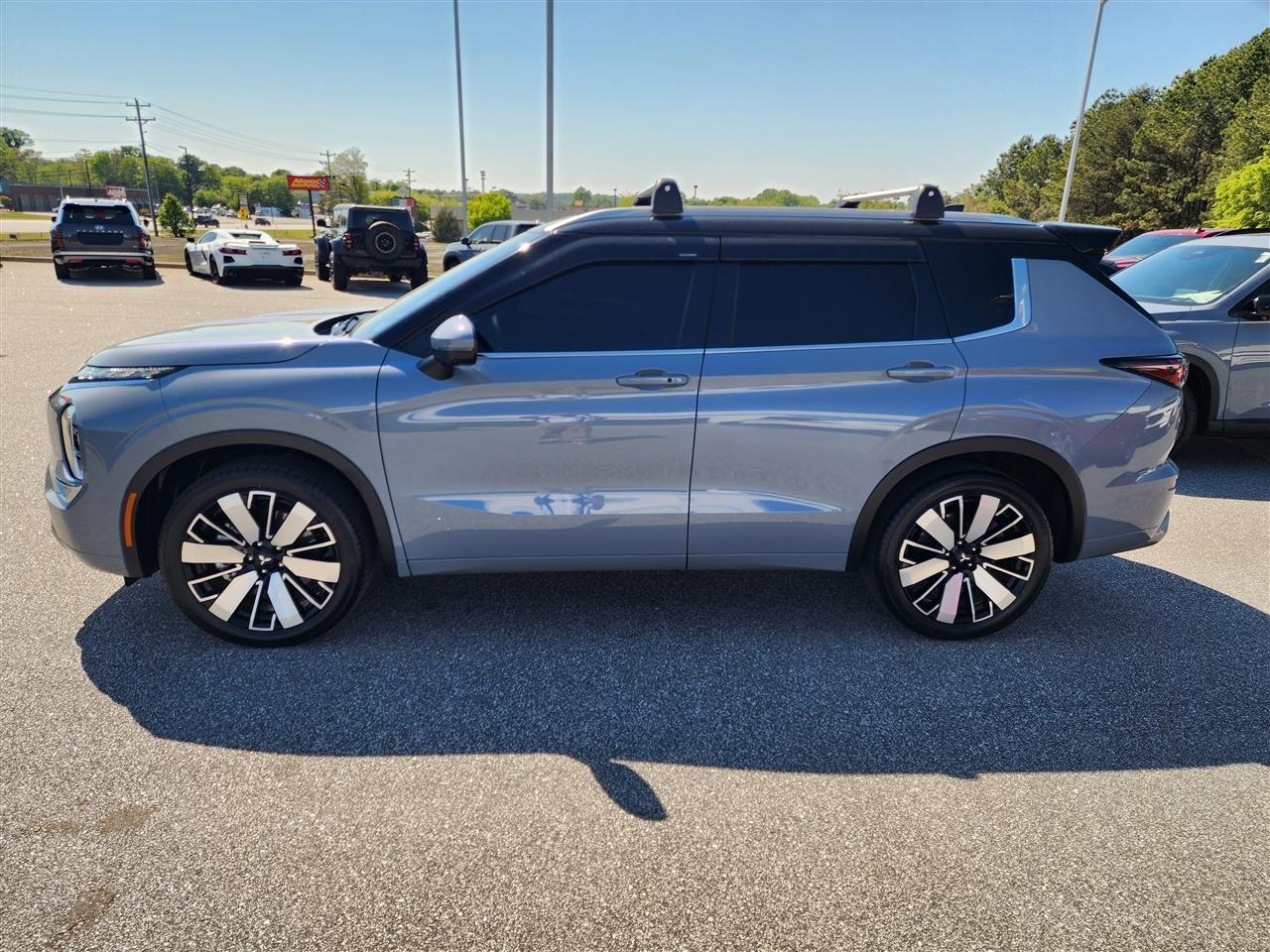 Mitsubishi Outlander SEL 2025