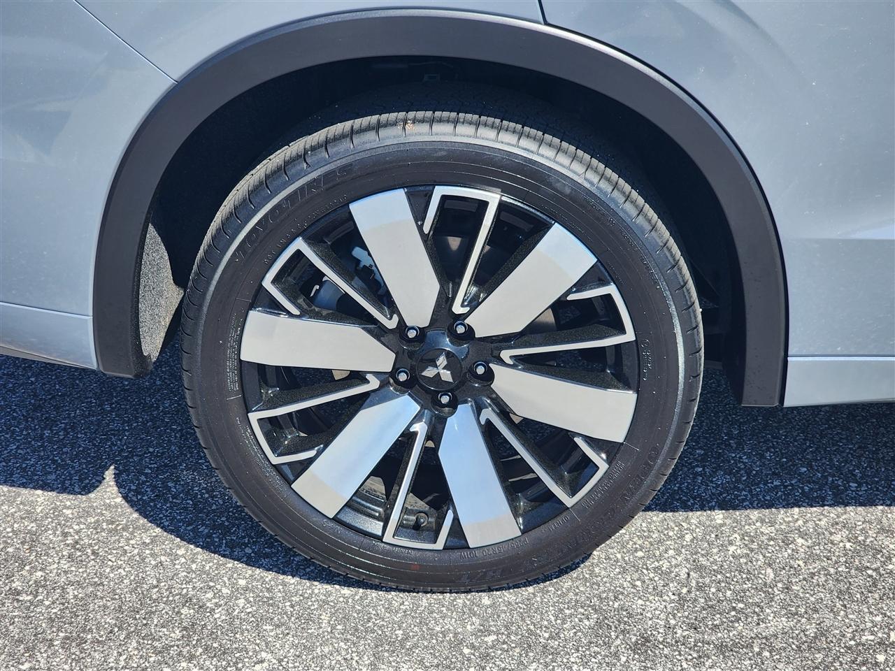 Mitsubishi Outlander SEL 2025