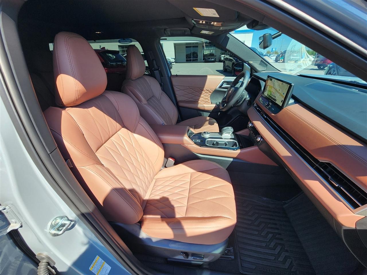 Mitsubishi Outlander SEL 2025