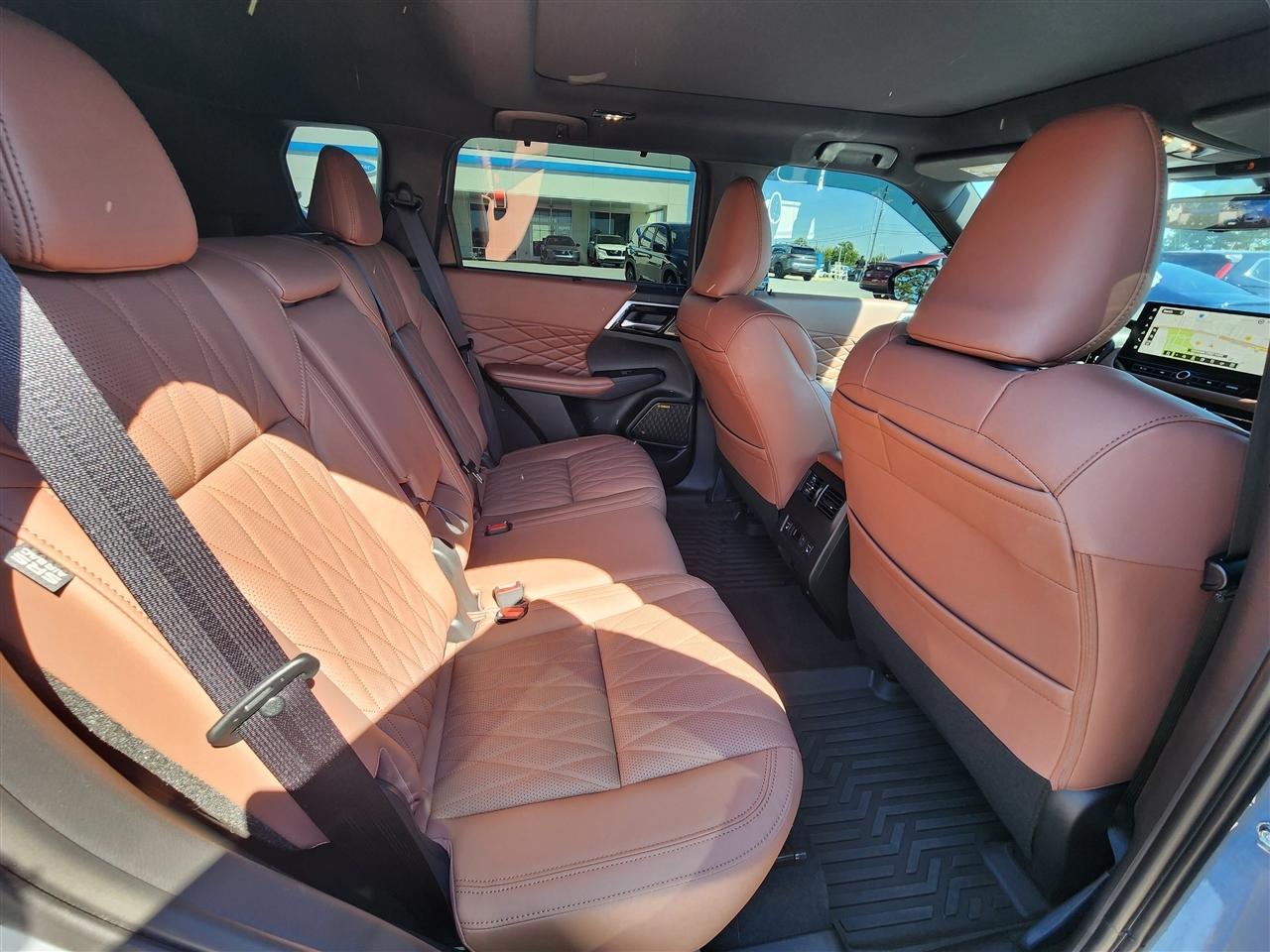 Mitsubishi Outlander SEL 2025