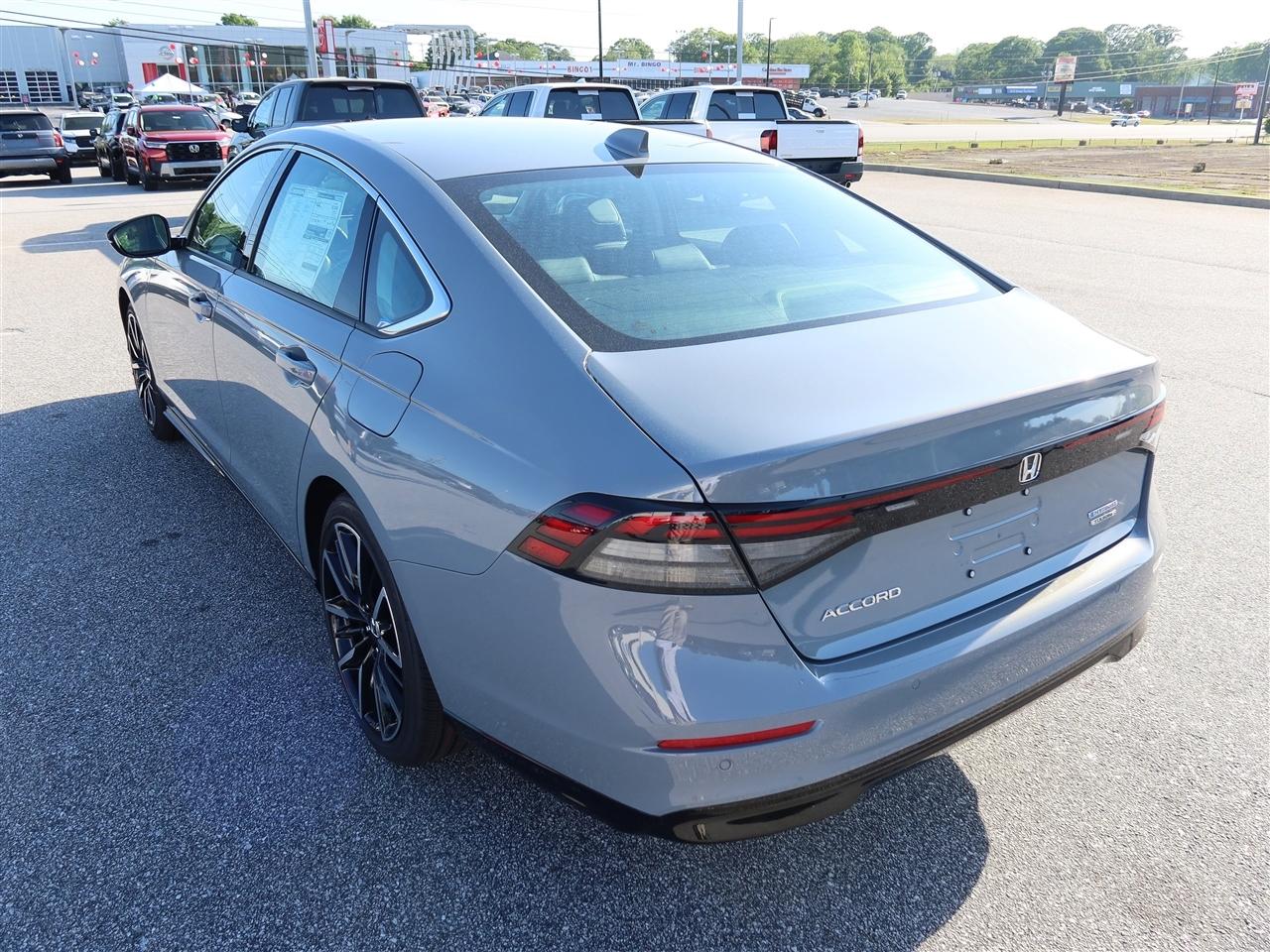 Honda Accord Touring Hybrid 2026