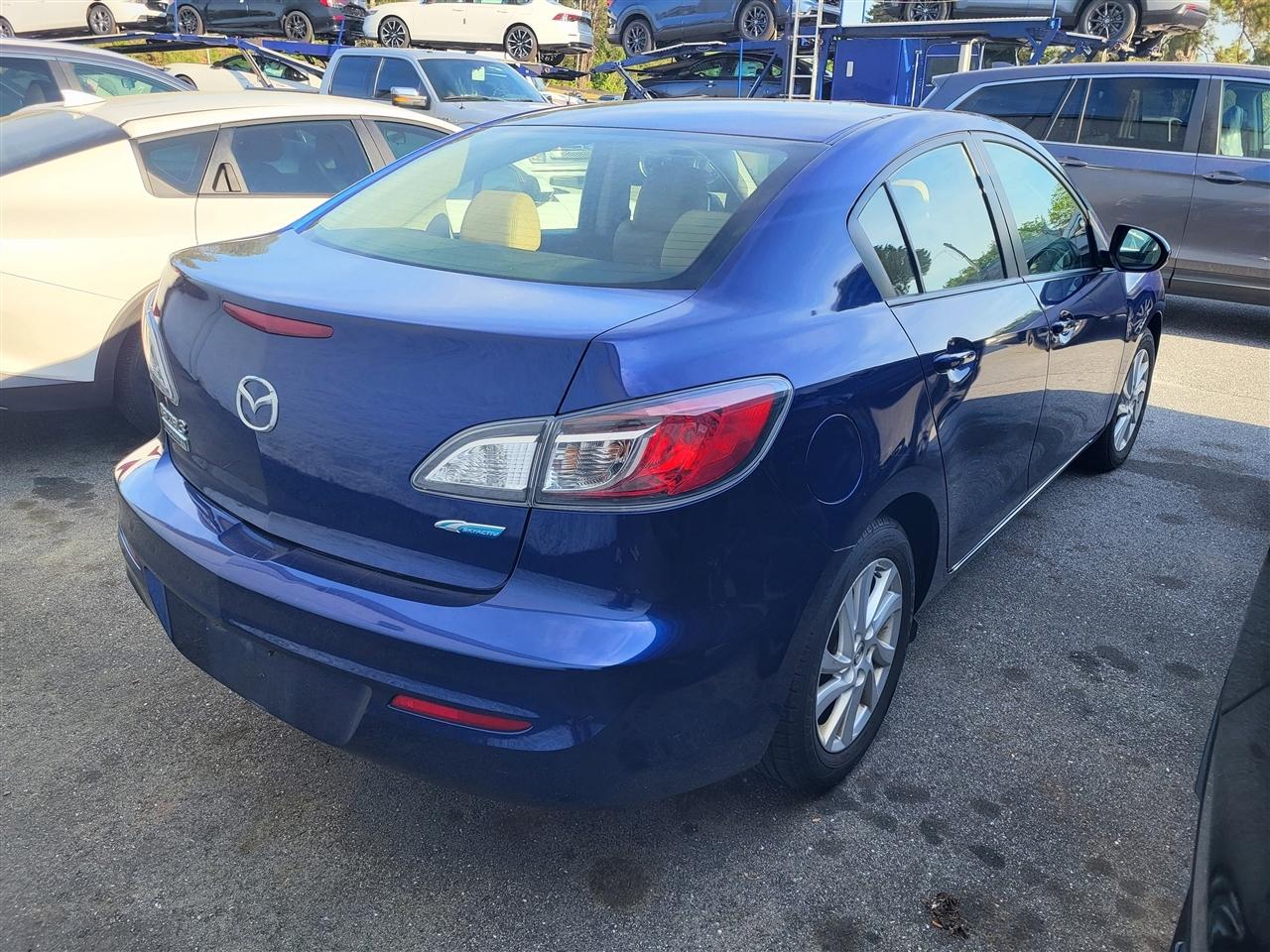 Mazda MAZDA3 I Grand Touring 4-Door 2012