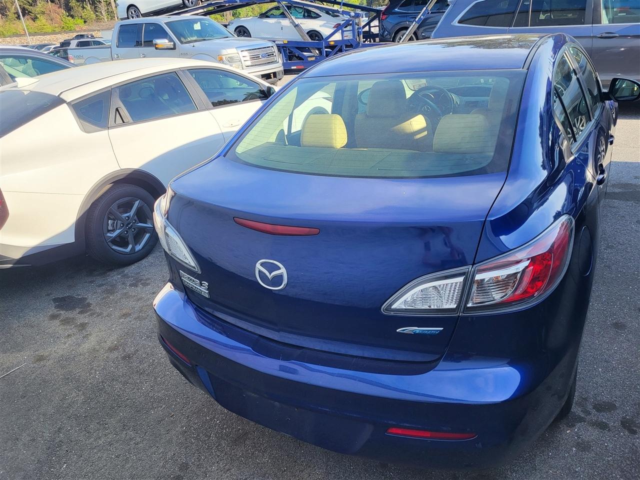 Mazda MAZDA3 I Grand Touring 4-Door 2012