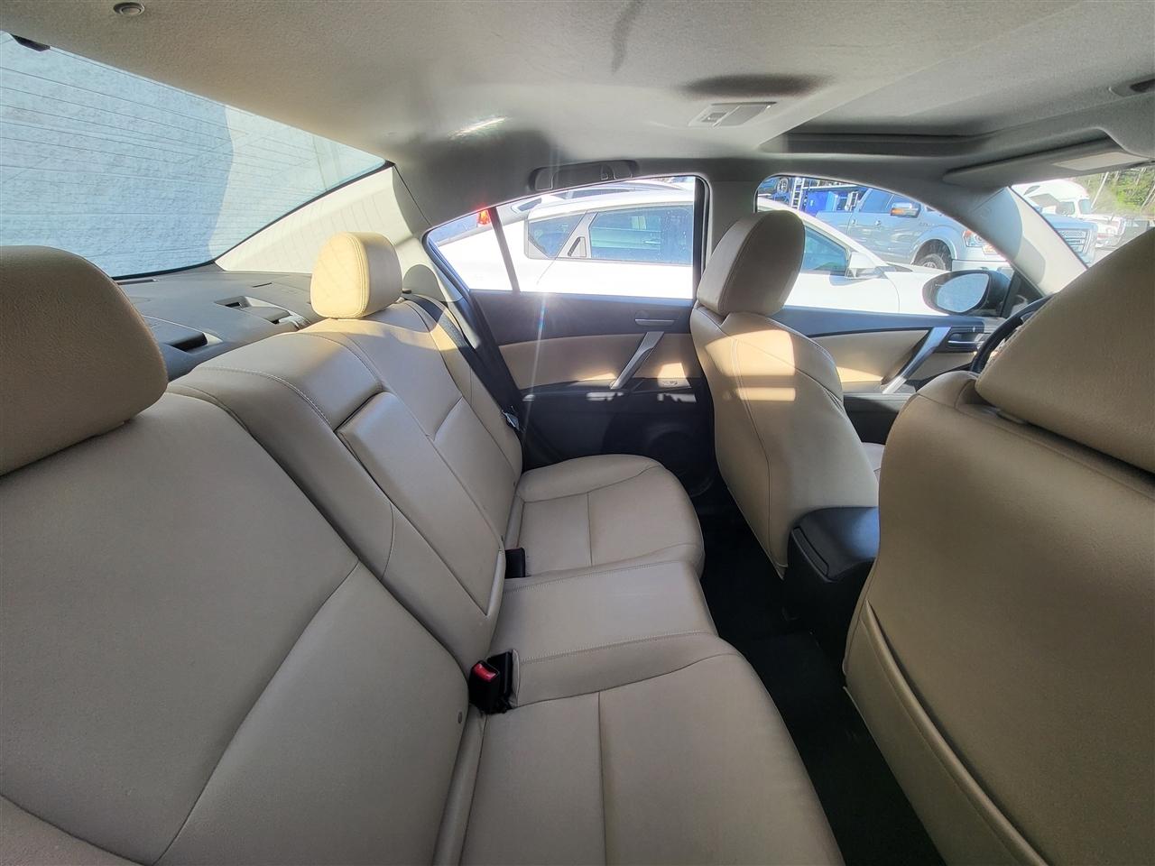 Mazda MAZDA3 I Grand Touring 4-Door 2012