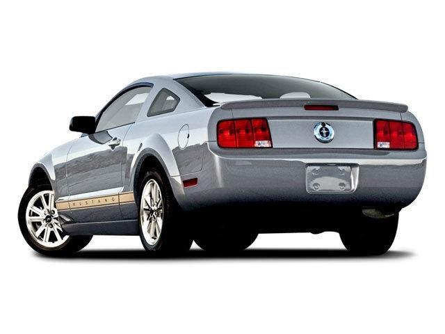 Ford Mustang GT Deluxe Coupe 2008