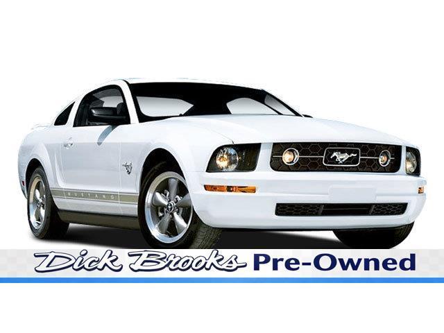 Ford Mustang GT Deluxe Coupe 2008
