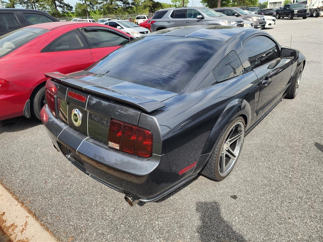 Ford Mustang GT Deluxe Coupe 2008