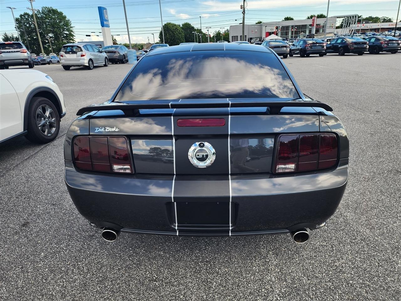 Ford Mustang GT Deluxe Coupe 2008