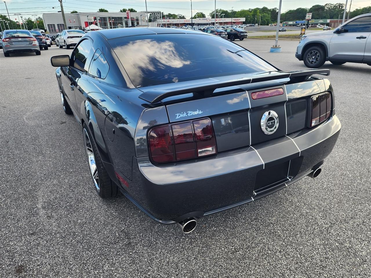 Ford Mustang GT Deluxe Coupe 2008