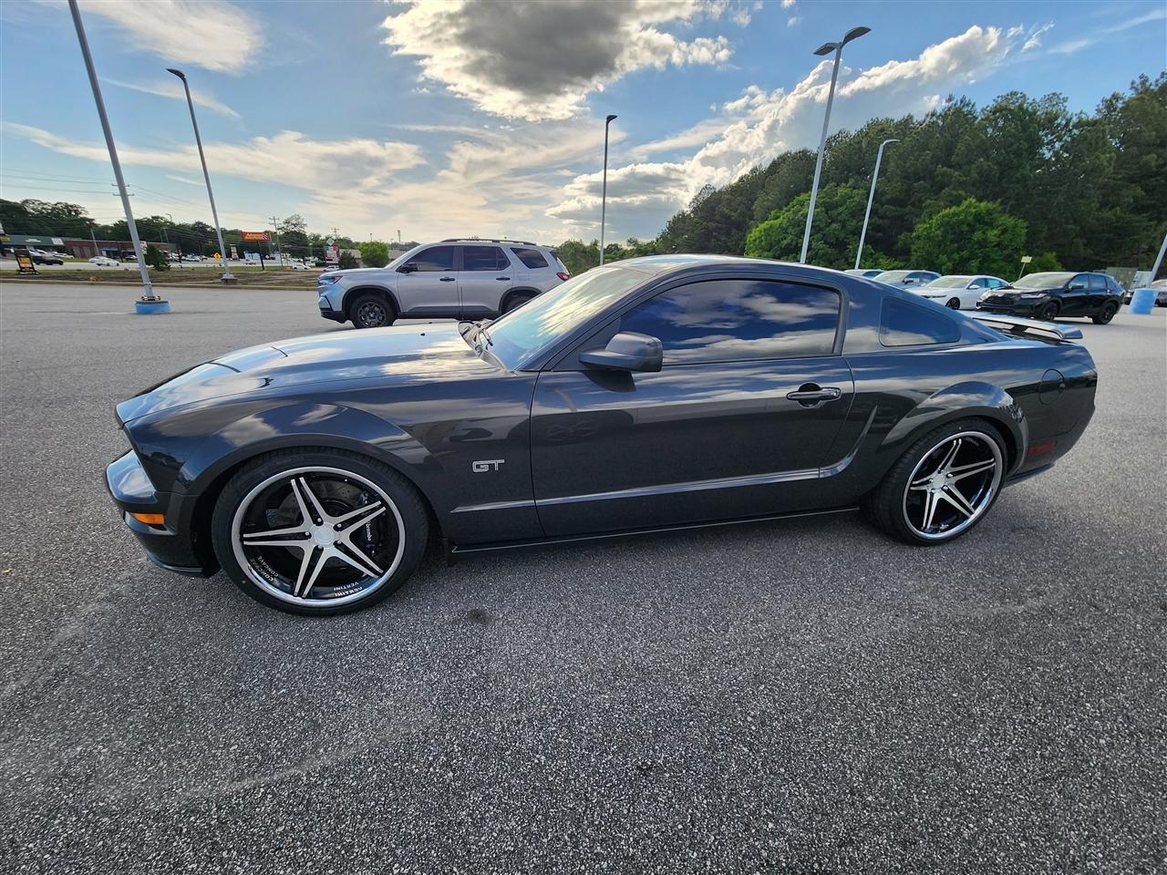 Ford Mustang GT Deluxe Coupe 2008