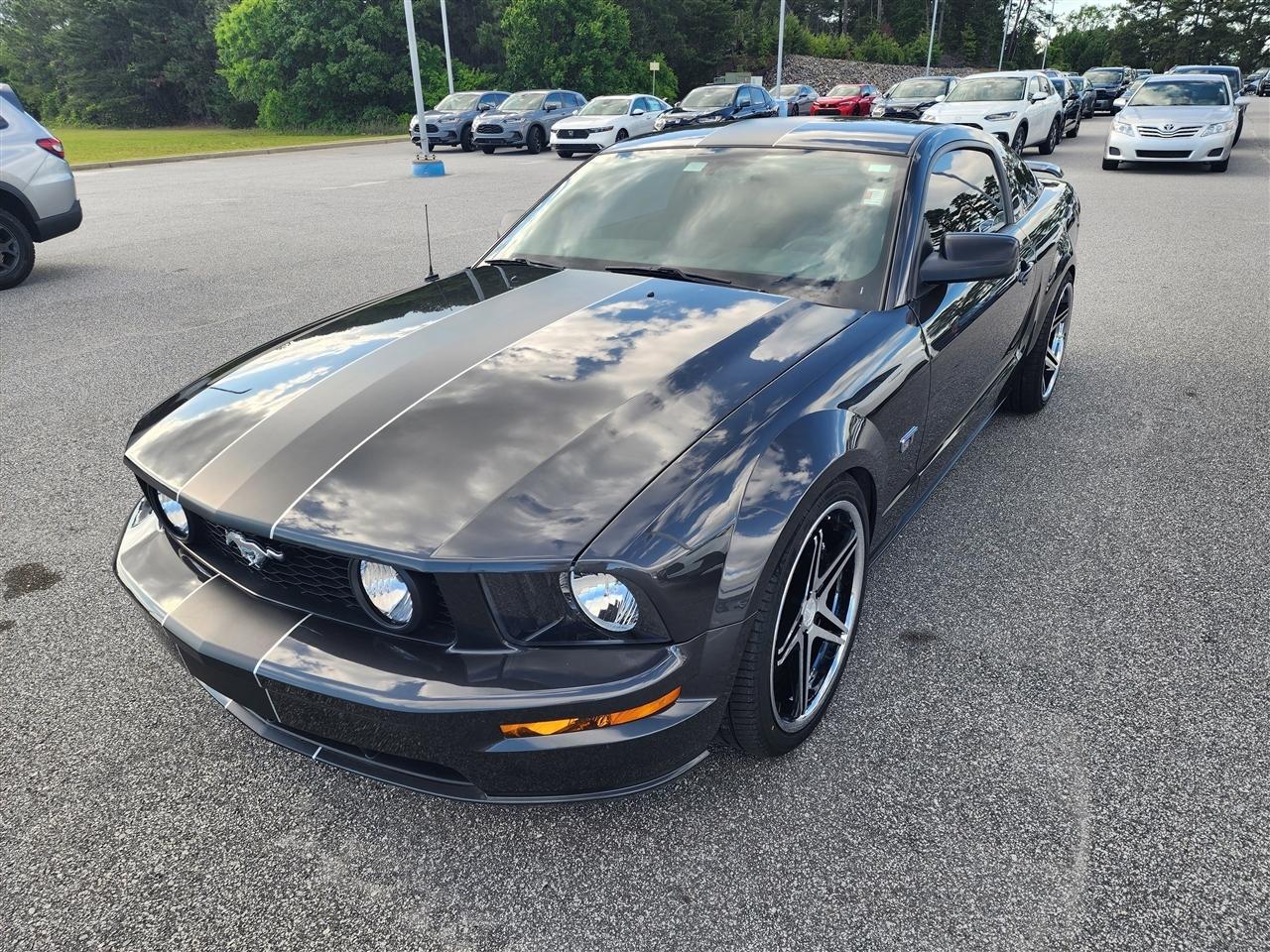 Ford Mustang GT Deluxe Coupe 2008
