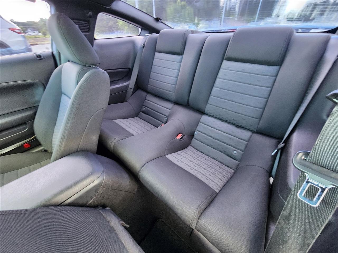 Ford Mustang GT Deluxe Coupe 2008
